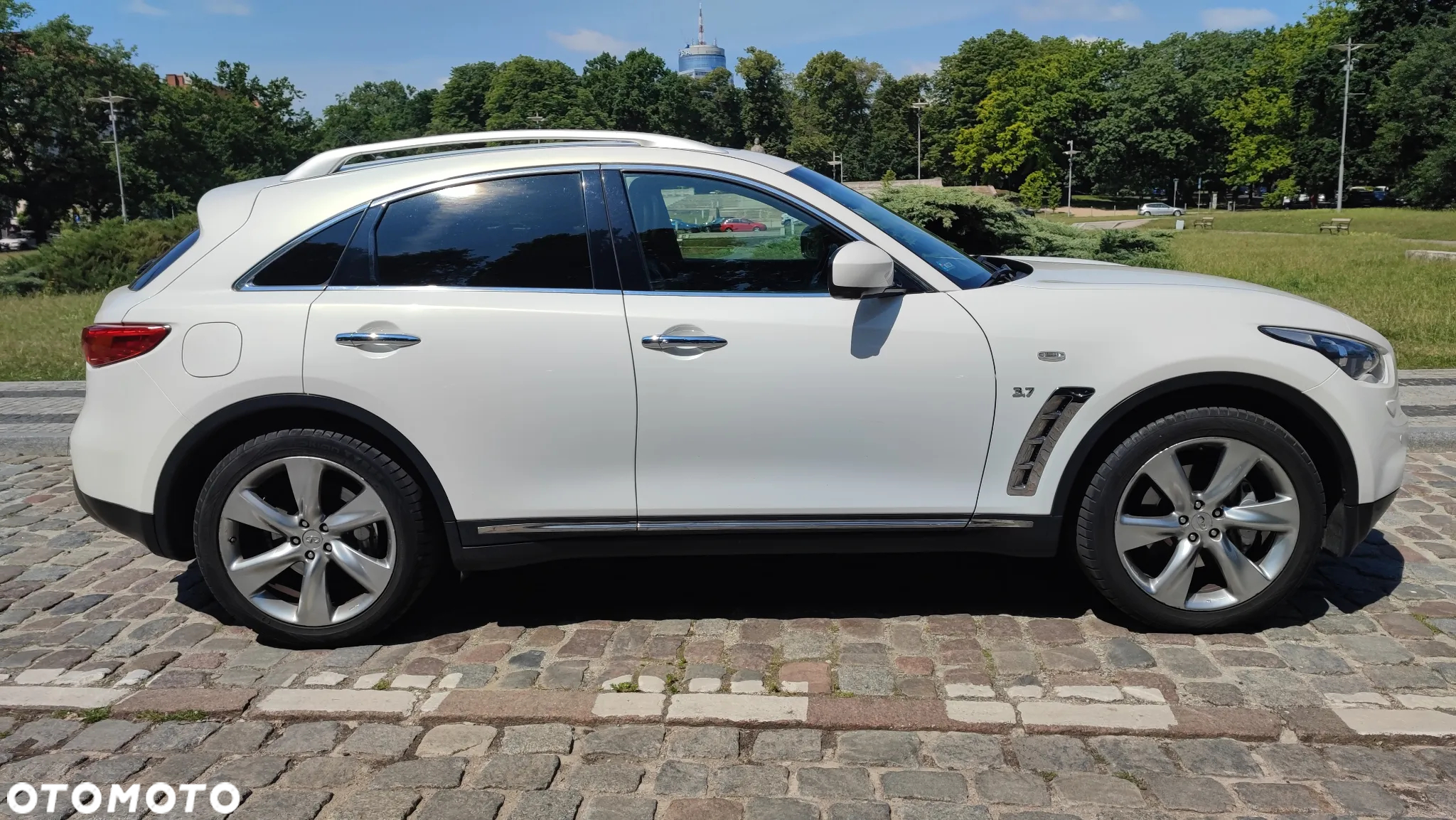 Infiniti Q70 3.7 S Premium - 4