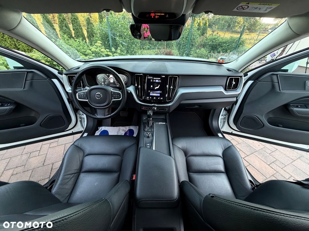 Volvo XC 60 B5 D AWD Geartronic Momentum Pro - 9