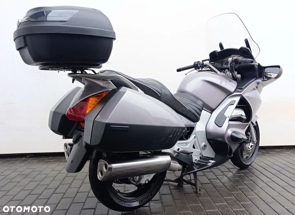 Honda ST - 6