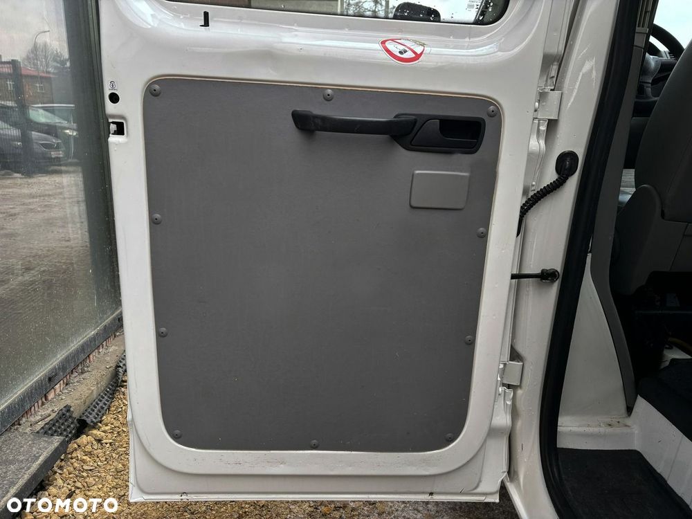 Volkswagen Transporter - 18