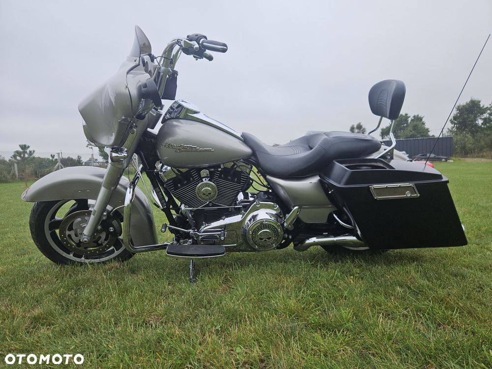 Harley-Davidson Touring Street Glide - 18