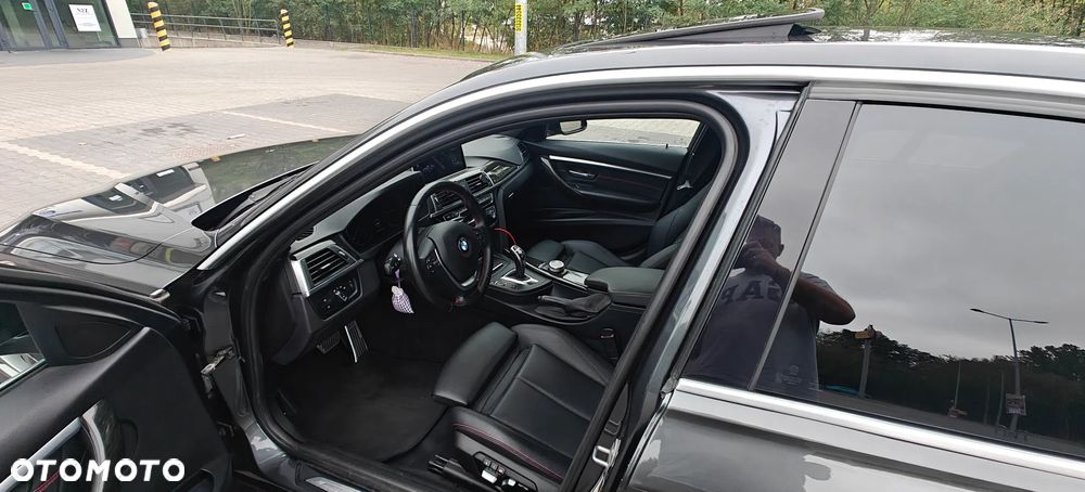 BMW Seria 3 330i - 14