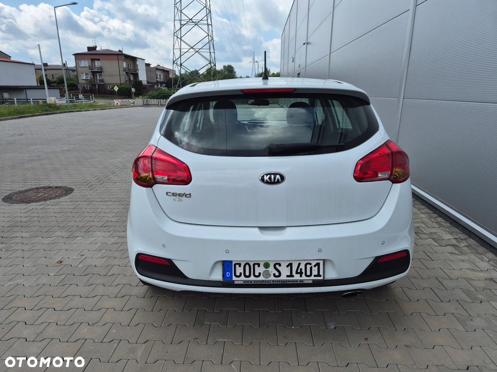 Kia Ceed 1.4 L - 5
