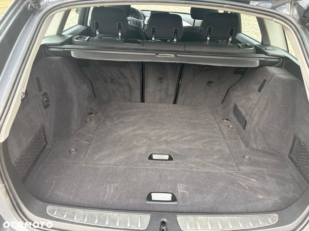BMW Seria 3 320d - 16
