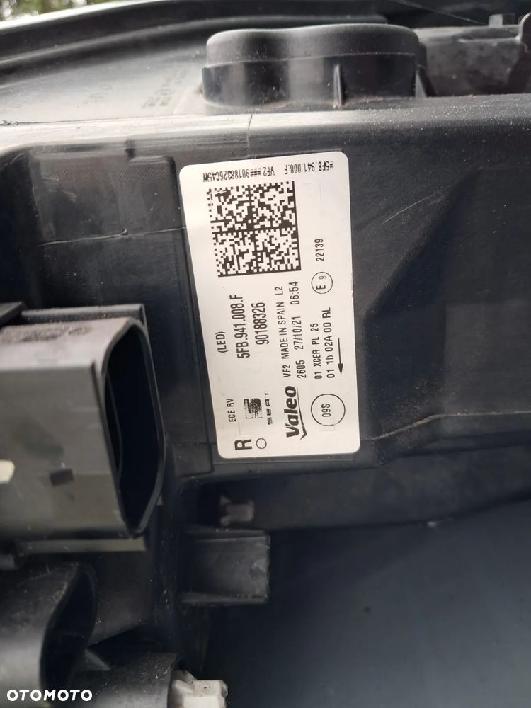 Lampa prawa reflektor Seat Leon IV 4  20>  5FB 941 008F full led - 2