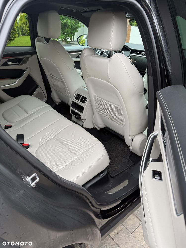 Jaguar F-Pace 2.0 P250 mHEV AWD R-Dynamic Black - 11