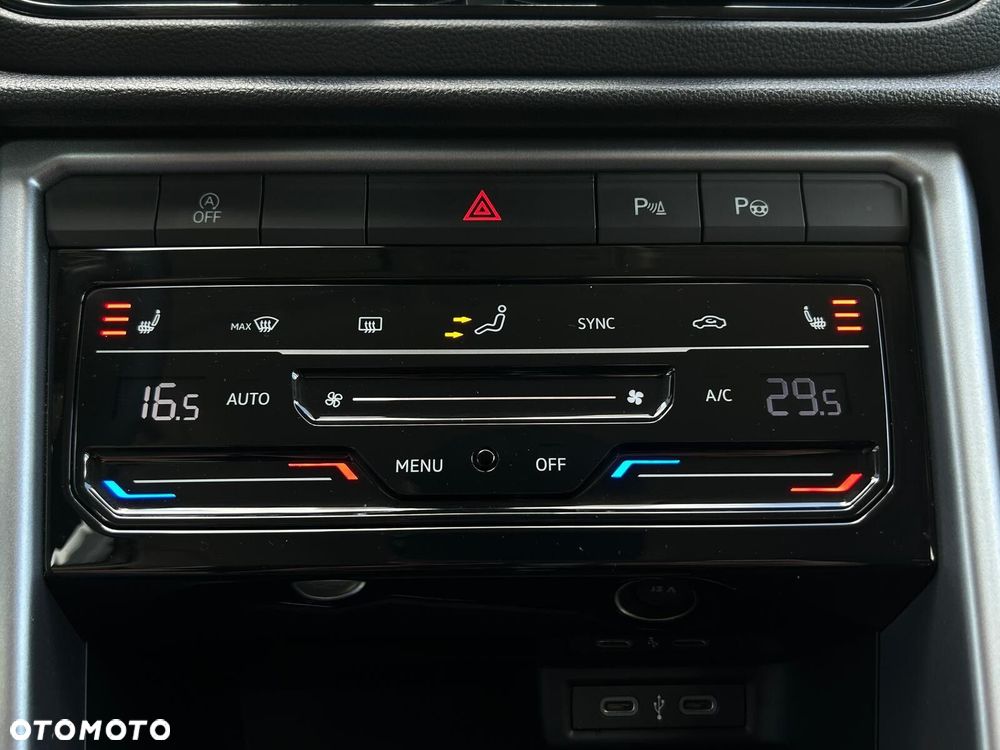 Volkswagen T-Roc 1.5 TSI Life Plus DSG - 27