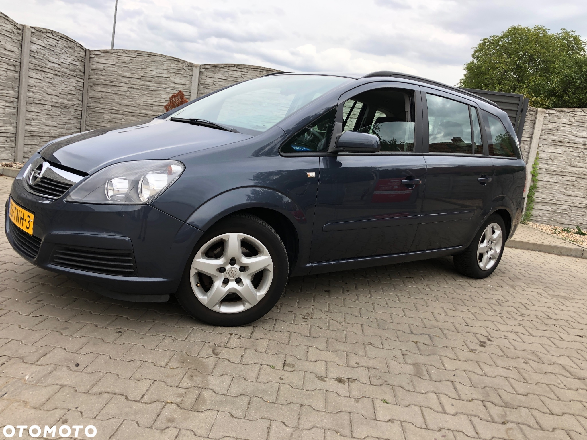 Opel Zafira 1.8 Cosmo - 31