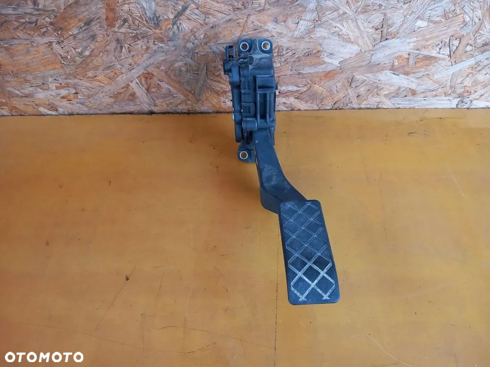 Pedał Gazu Potencjometr Vw Transporter Caravelle Multivan T5 2.5 TDI 7H1721503D - 2