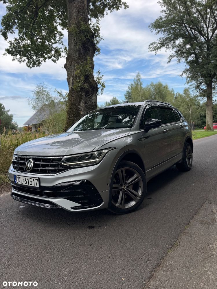 Volkswagen Tiguan - 1