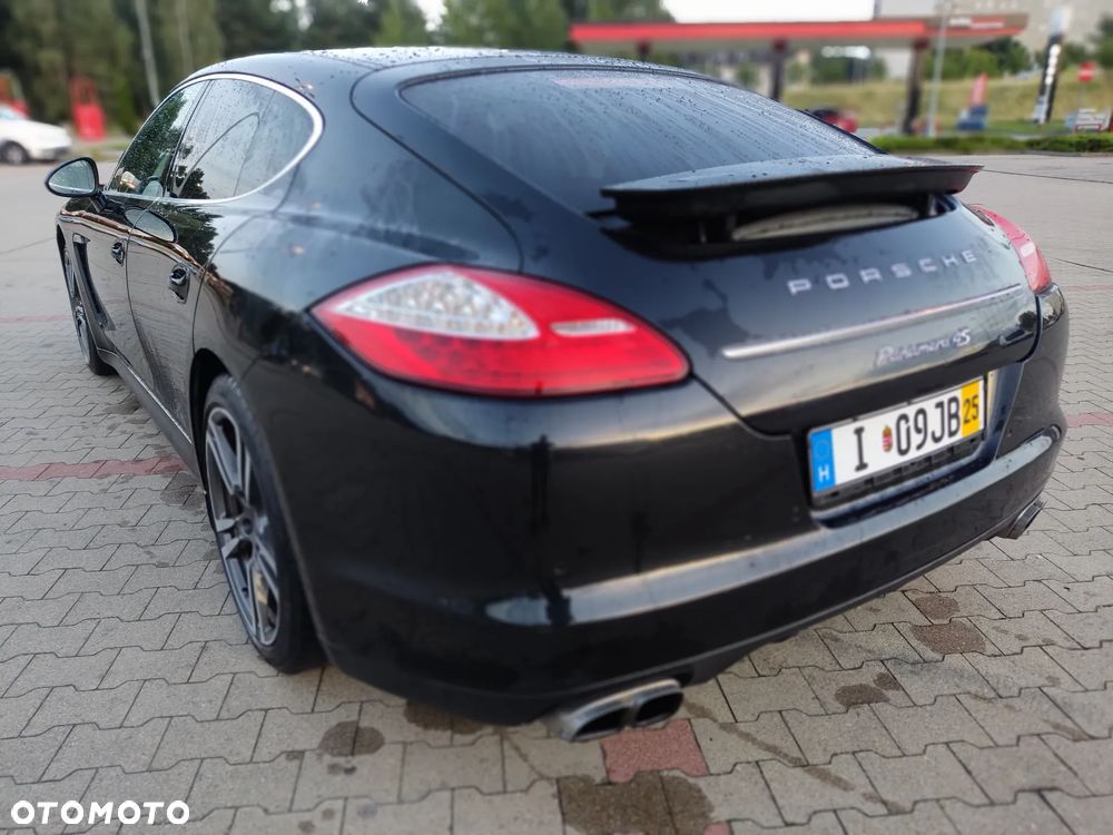 Porsche Panamera 4S PDK - 9