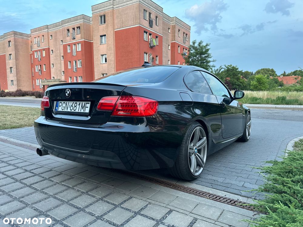 BMW Seria 3 320i - 4