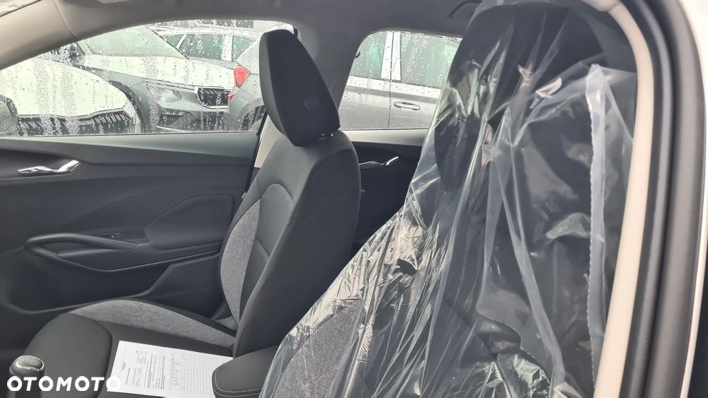 Skoda Fabia 1.0 Essence - 10