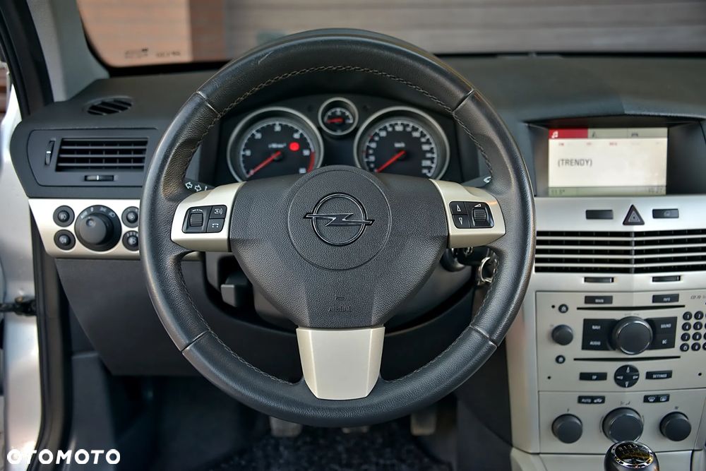 Opel Astra 1.9 CDTI Cosmo - 33