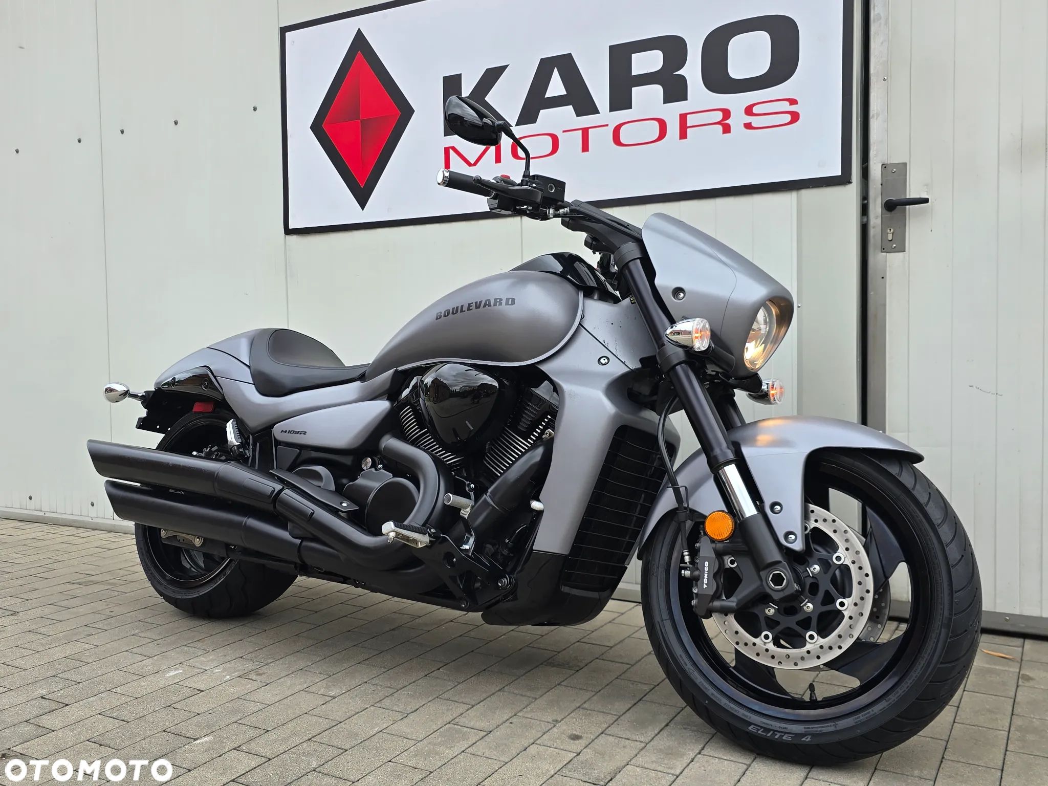 Suzuki Boulevard - 1