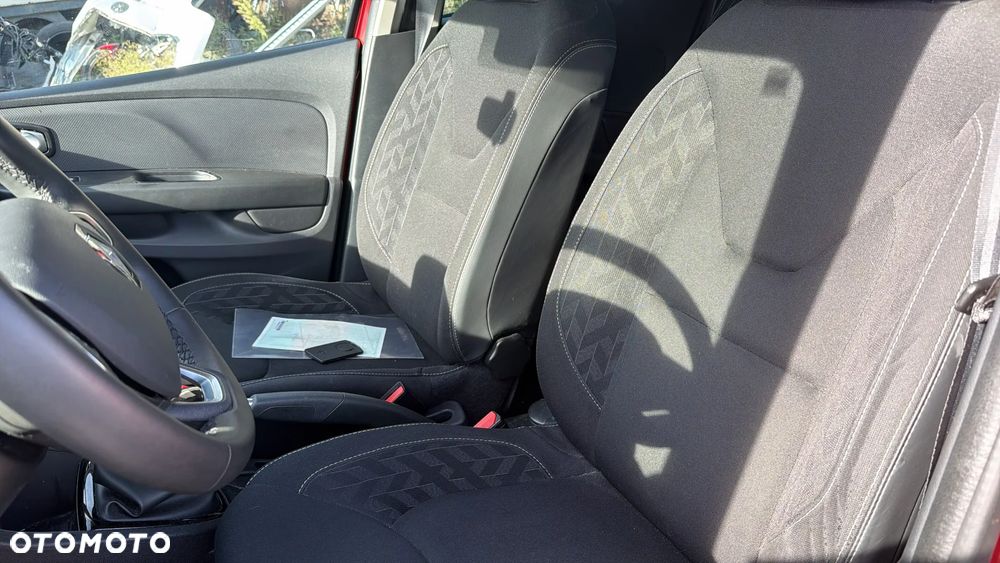 Renault Clio - 19