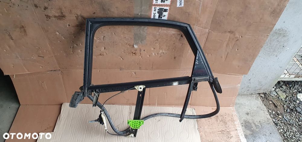 Mechanizm podnośnik szyby ramka lewy tył Audi A4 B6 8E0839461 - 2