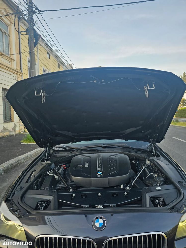 BMW Seria 5 525d xDrive - 4