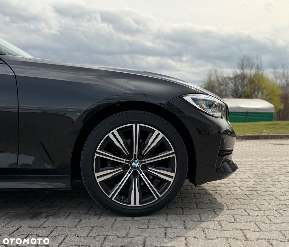 BMW Seria 3 320d xDrive Sport Line Shadow - 27