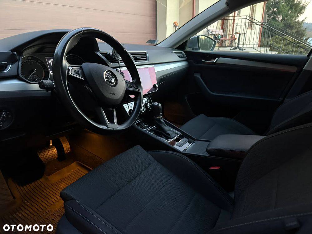 Skoda Superb 2.0 TDI Ambition DSG - 6