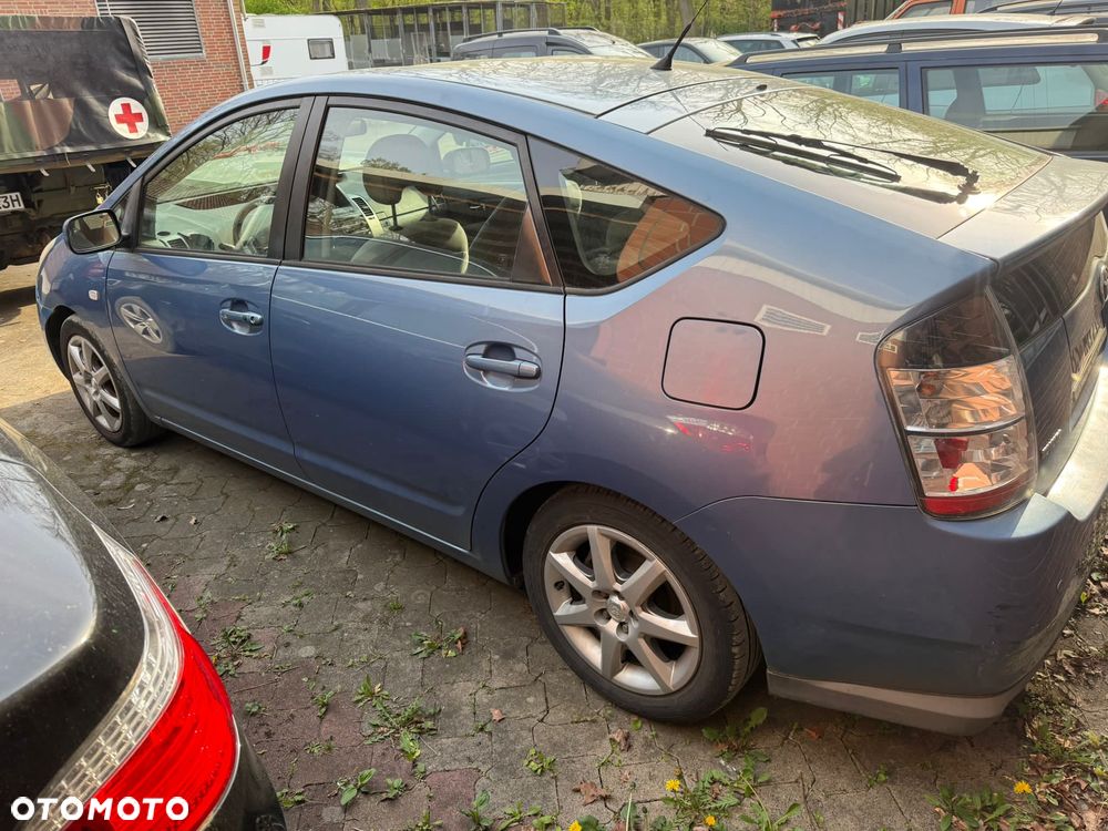Toyota Prius 1.5 VVT-i Prestige - 2