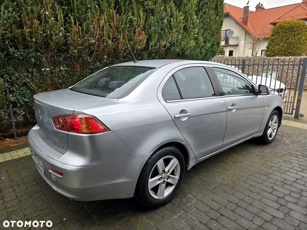 Mitsubishi Lancer 1.5 Inform - 3