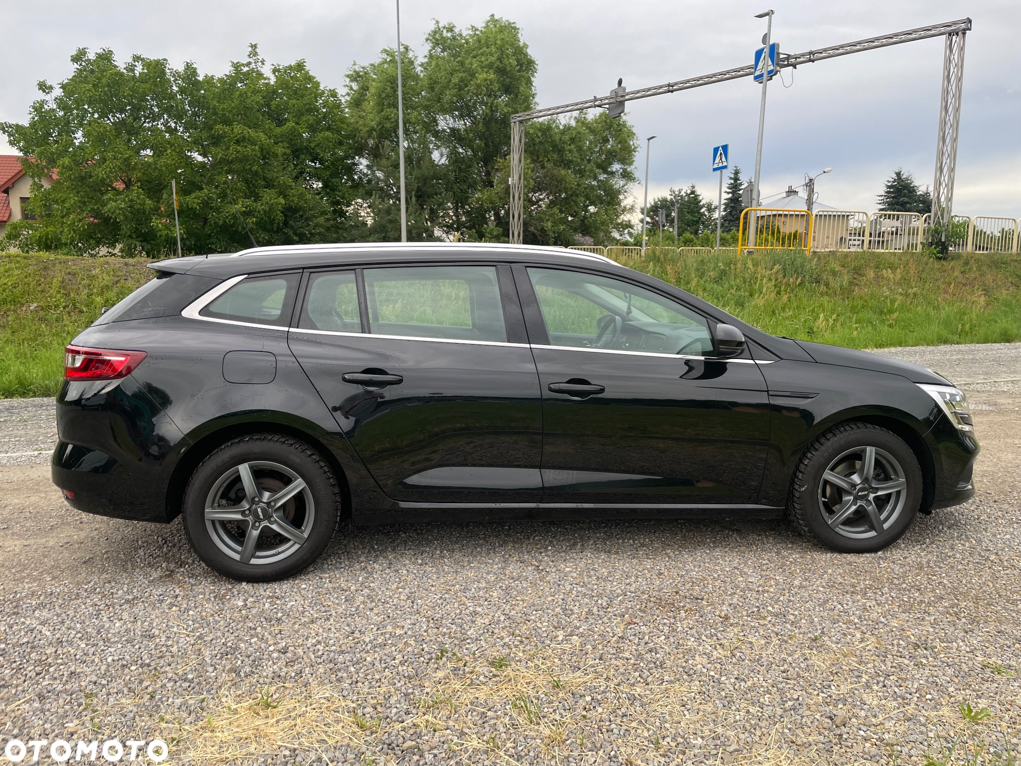 Renault Megane Grandtour ENERGY TCe 130 Start & Stop Bose Edition - 4