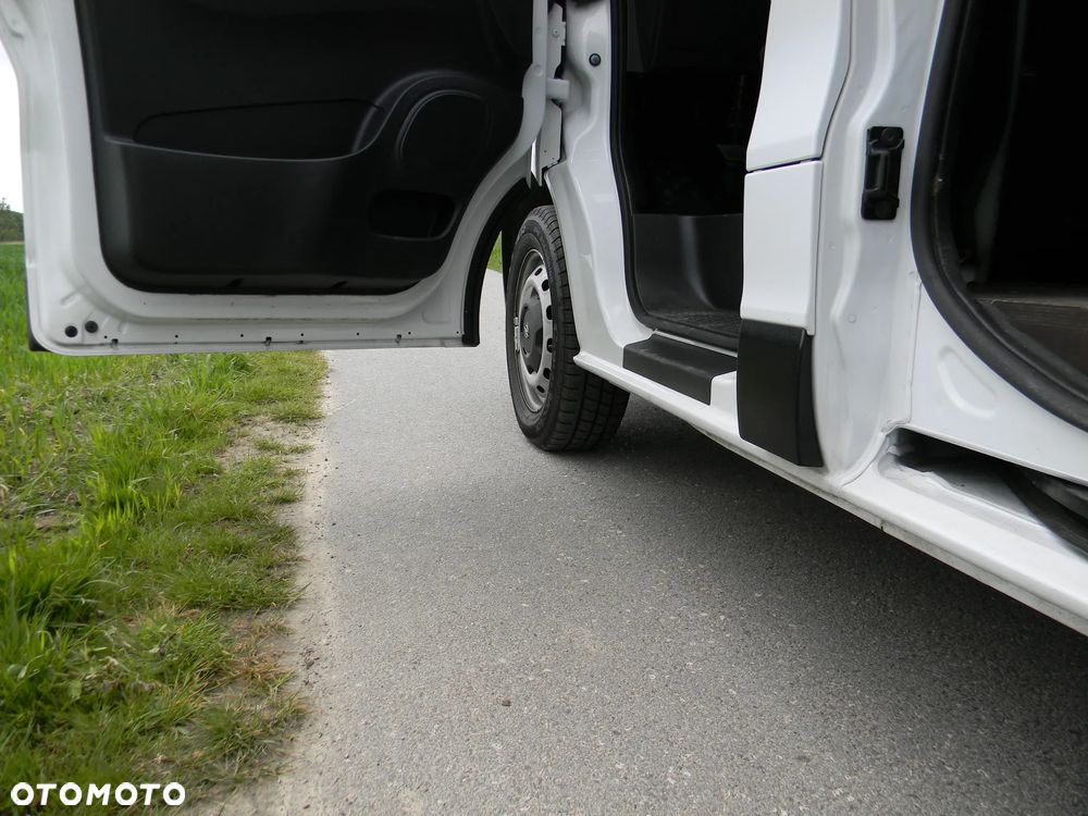 Opel Vivaro - 24
