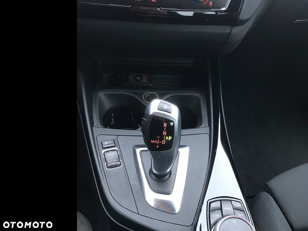 BMW Seria 2 218d Luxury Line - 3