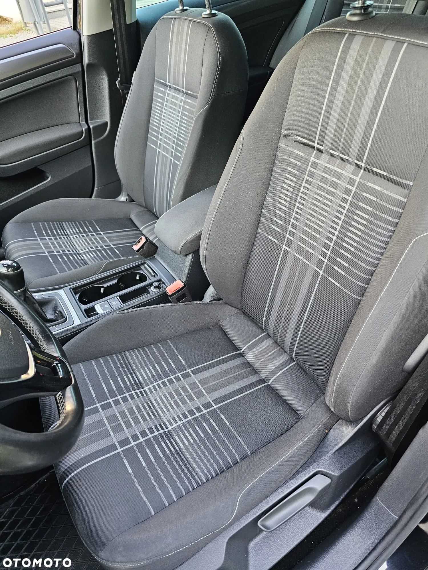 Volkswagen Golf 1.6 TDI 4Motion BlueMotion Technology Lounge - 18
