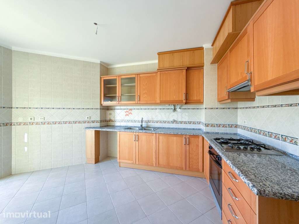 Apartamento T3+2 Duplex com terraço e garagem, no Entroncamento - Grande imagem: 2/38