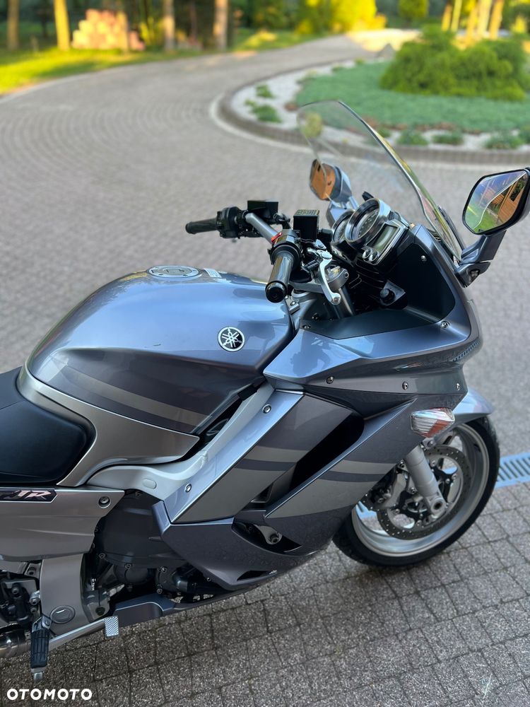 Yamaha FJR - 23