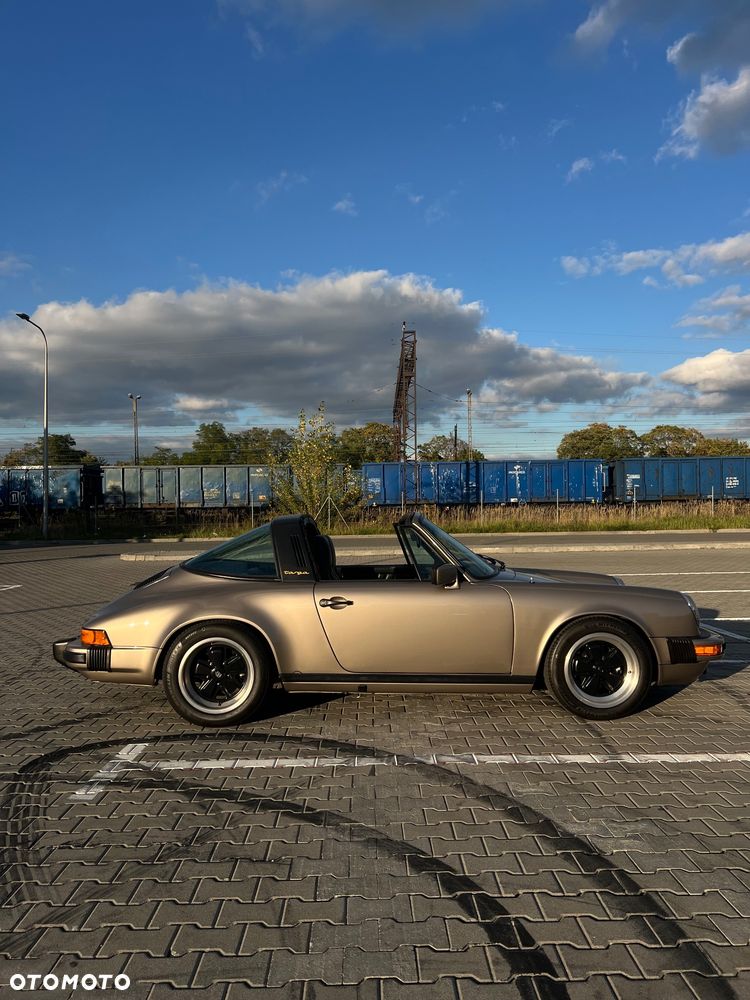 Porsche 911 - 22