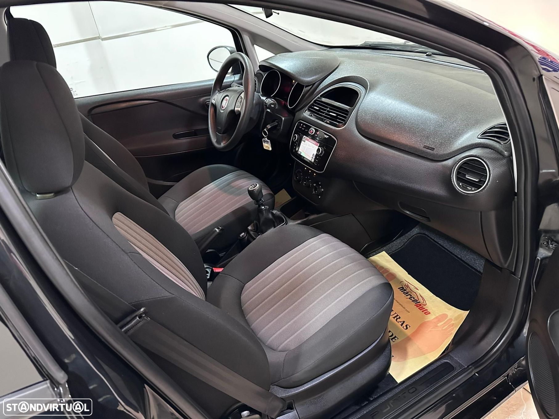 Fiat Punto 1.2 Lounge S&S - 32