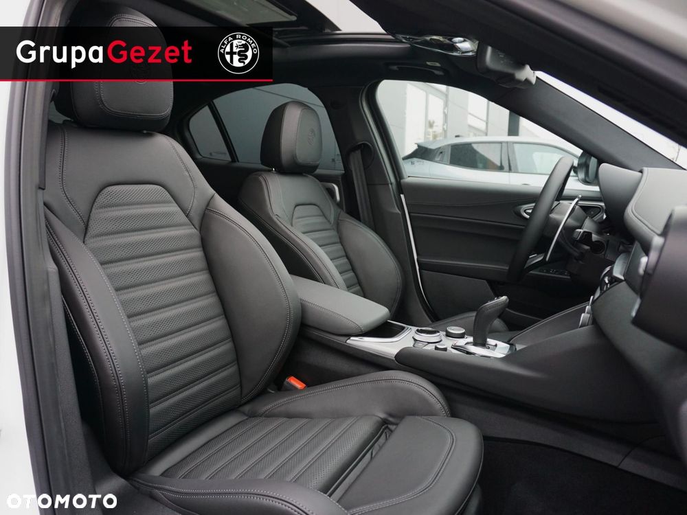 Alfa Romeo Giulia - 7
