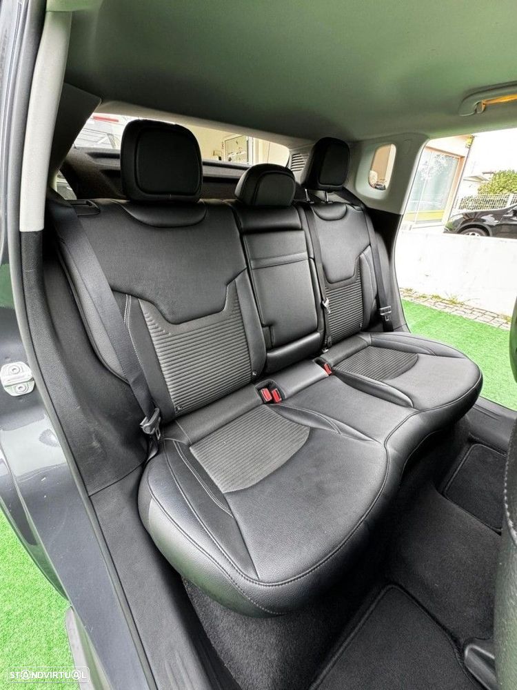 Jeep Compass 1.3 T Limited - 17