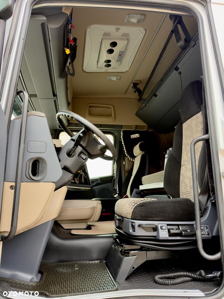 Scania SCANIA R410 / IZOTERMA / KONTENER / SILNIK 6 CYLINDROWY / 13 LITROWY  / KLIMA POSTOJOWA / WINDA / SPROWADZONY / SYPIALKA / AUTOMAT / 18 PALET / E6 / STAN BARDZO DOBRY - 17