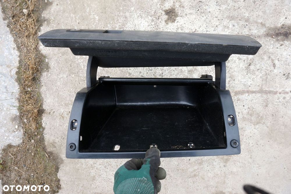 SCHOWEK PASAŻERA TRANSPORTER V T5  VOLKSWAGEN 2003-2009 - 2