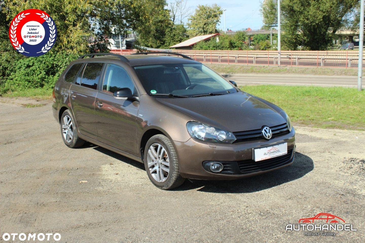 Volkswagen Golf - 1