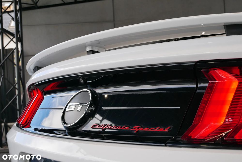 Ford Mustang - 32