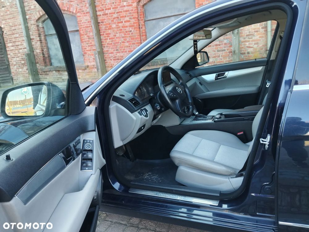 Mercedes-Benz Klasa C 320 CDI 7G-TRONIC Avantgarde DPF - 14