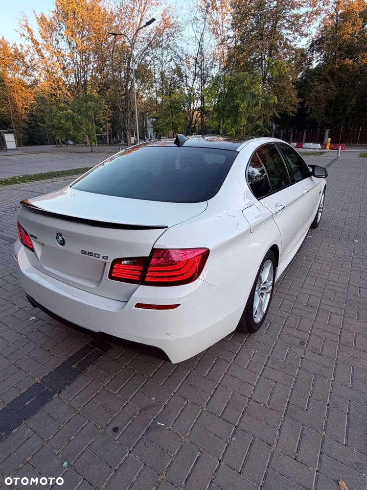 BMW Seria 5 2016 photo 3
