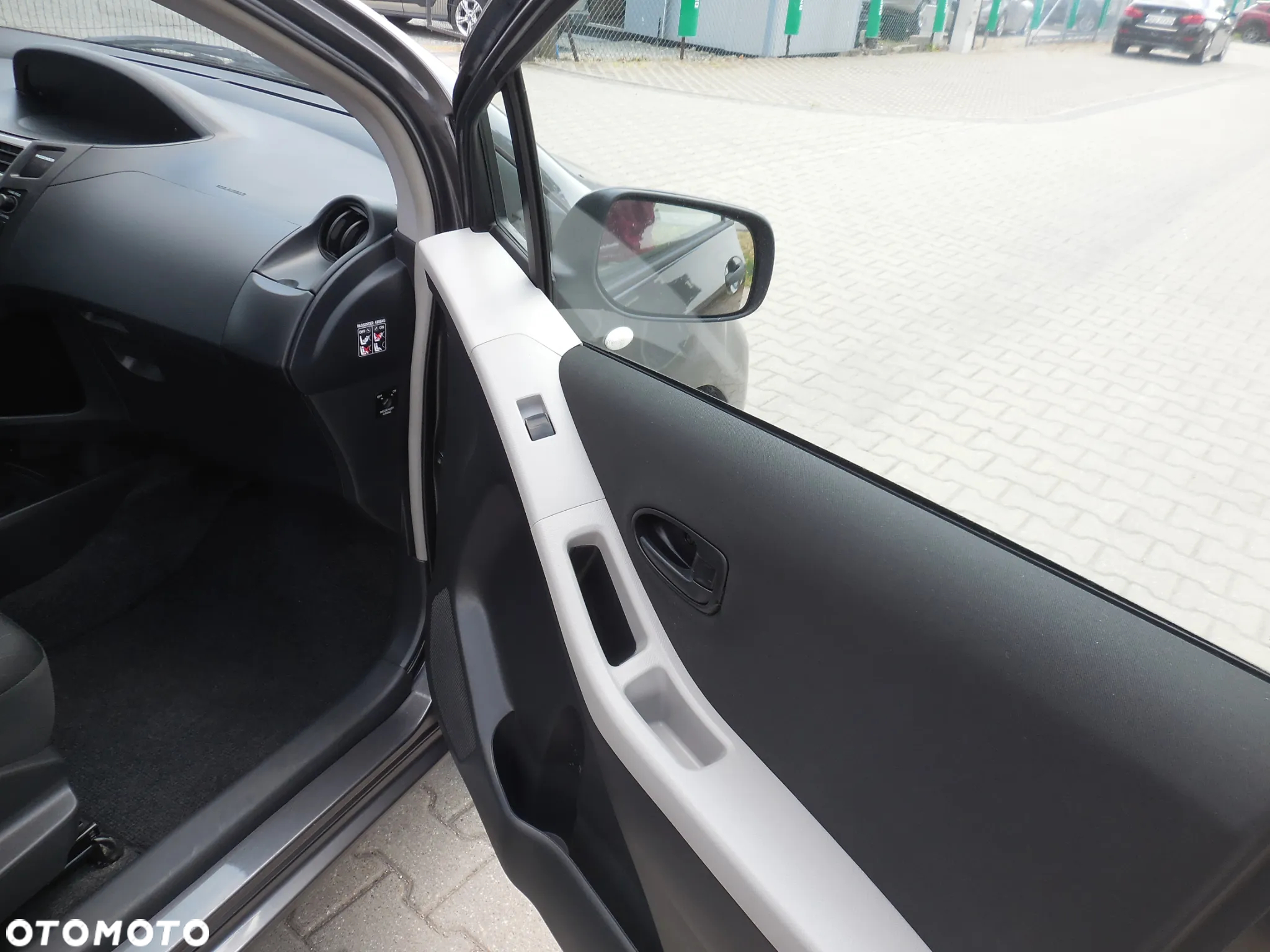 Toyota Yaris 1.0 Active - 10