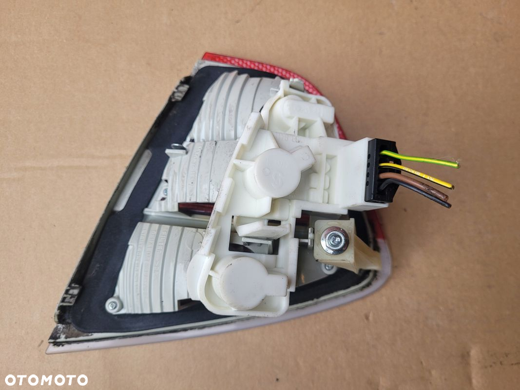 BMW 3 E90 04-07 SEDAN LAMPA TYŁ LEWA 6937459 - 6