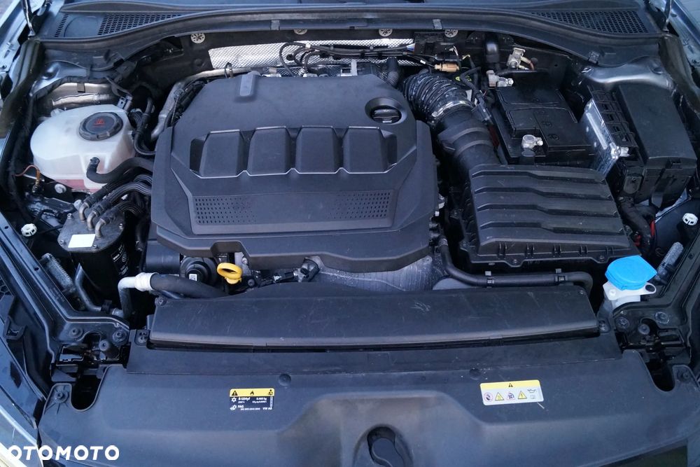 Skoda Superb 2.0 TDI DSG Sportline - 28