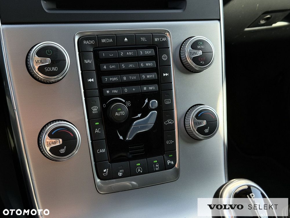 Volvo V60 Cross Country - 25