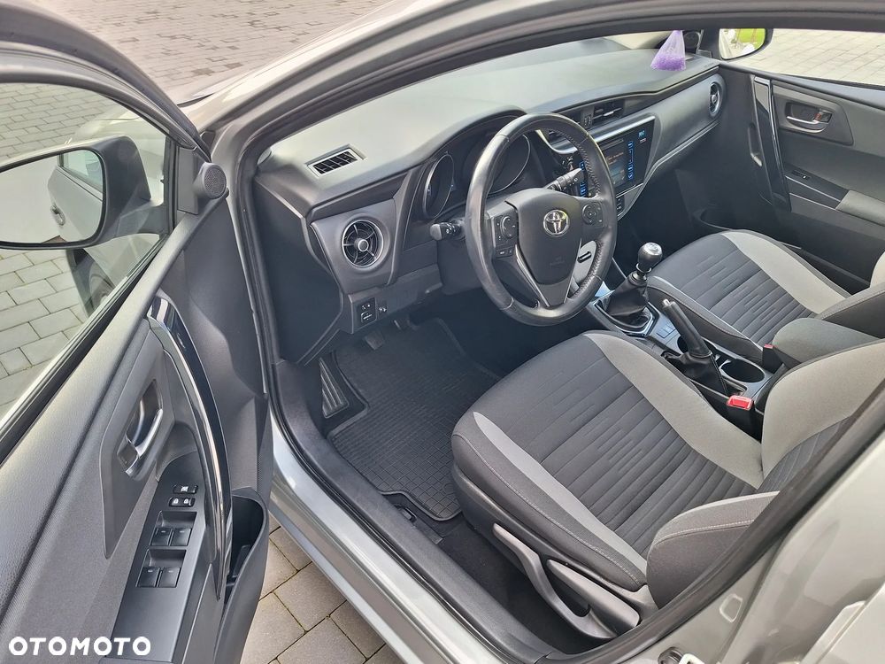 Toyota Auris 1.6 Premium Comfort - 7