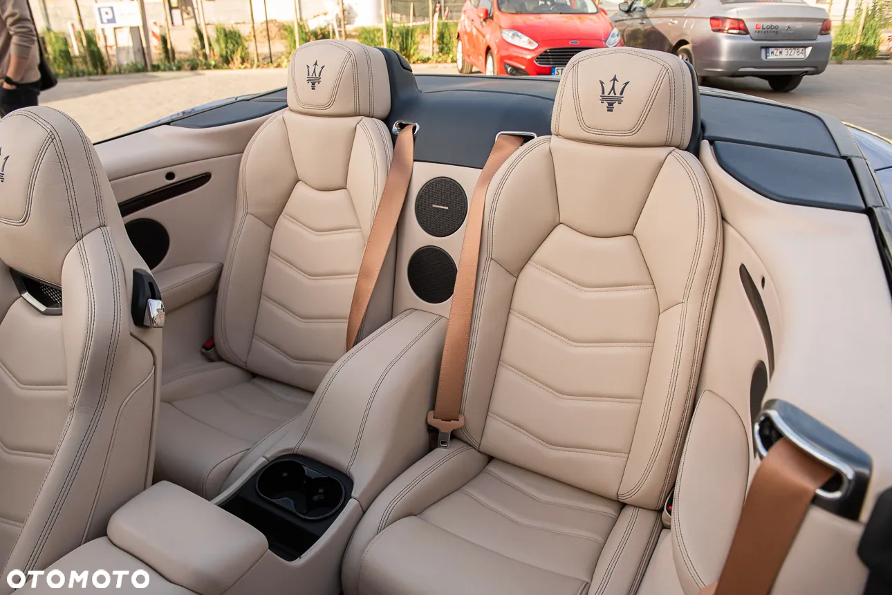 Maserati GranTurismo S Automat - 16