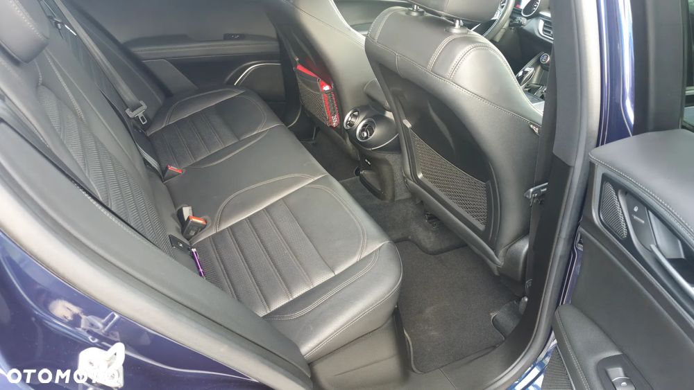 Alfa Romeo Stelvio 2.0 Turbo B-Tech Edition Q4 - 11