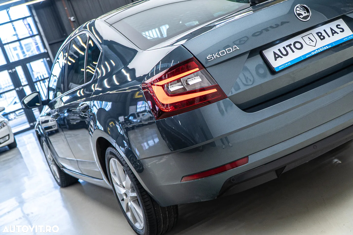Skoda Octavia 2.0 TDI DSG Style - 31